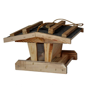 1021. Madáretető